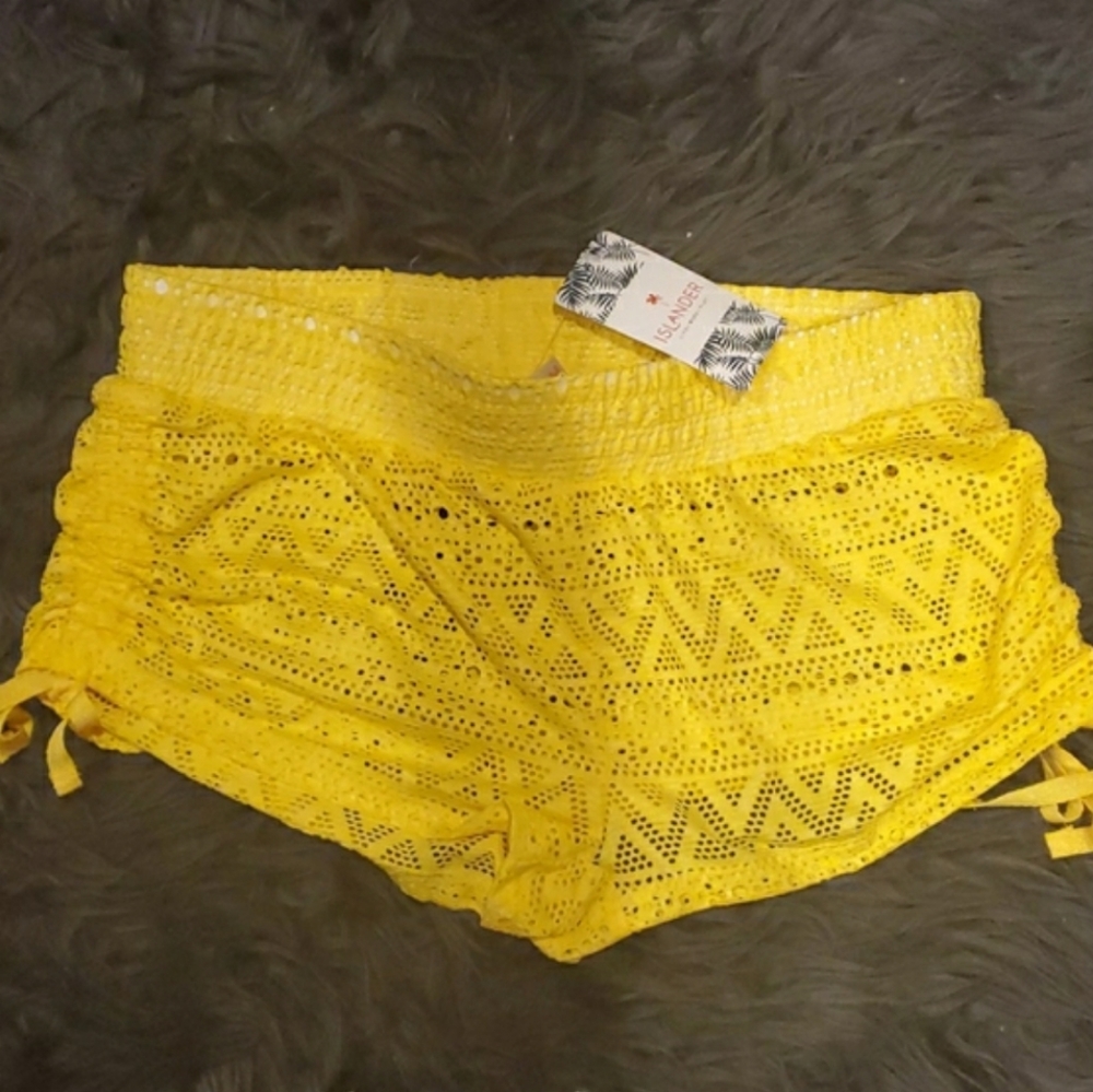 NWT 💛summer Islander shorts